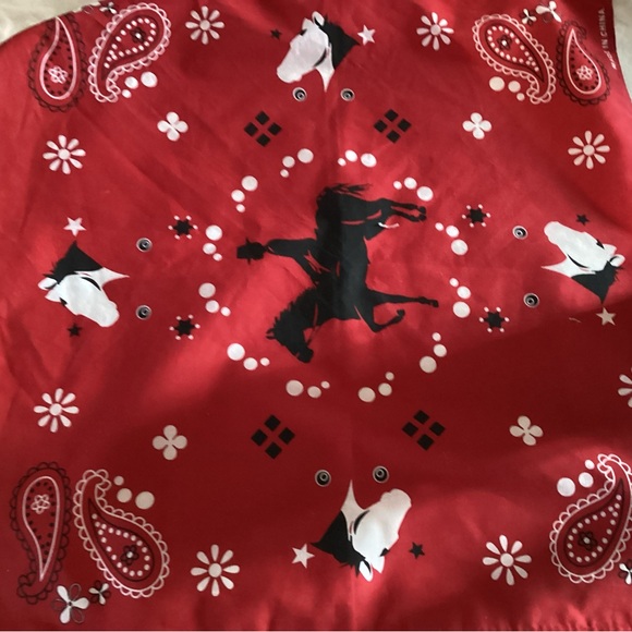 Mixture of scarfs , some navy and white some red and one hanky . - Picture 4 of 7